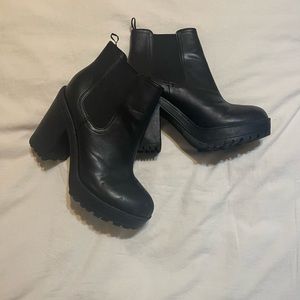 H&M Chunky-heeled Boots